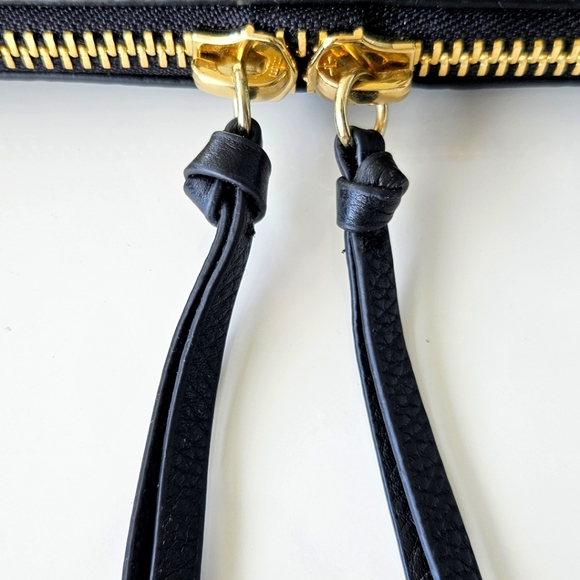 ✨️ Gorgeous Vince Camuto Pebbled Leather Hobo Bag ✨️ - Picture 3 of 10